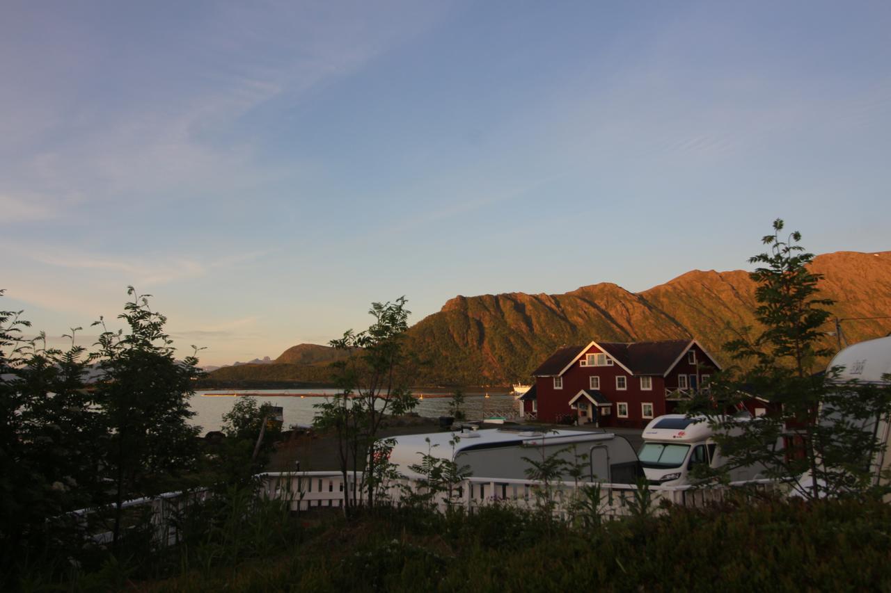 Toftenes Sjohuscamping Alsvåg Eksteriør billede