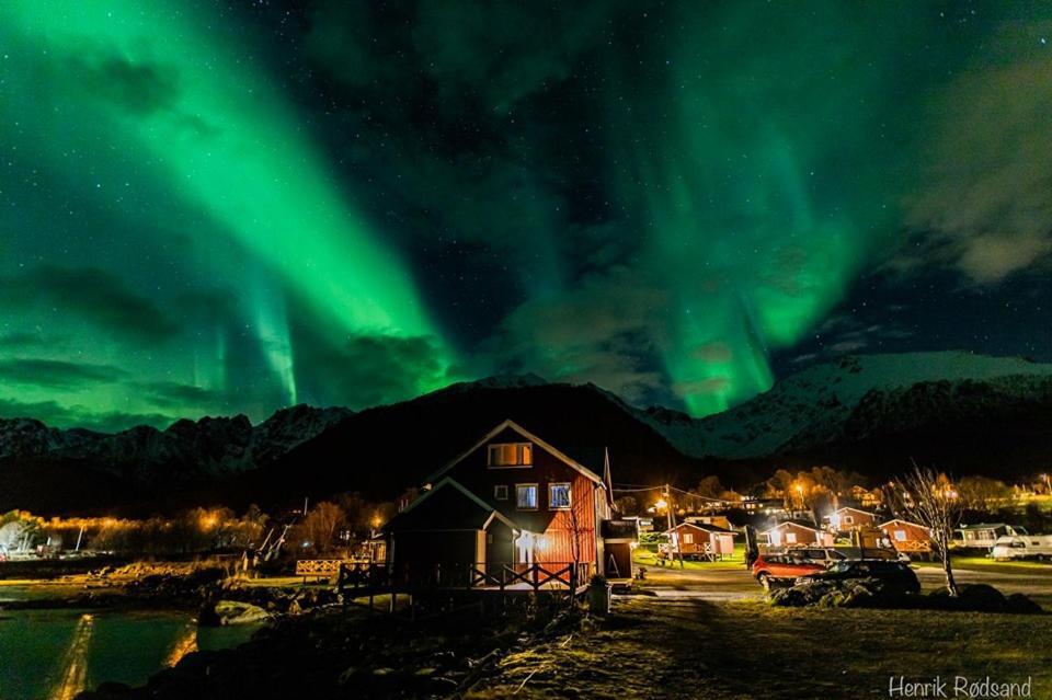 Toftenes Sjohuscamping Alsvåg Eksteriør billede